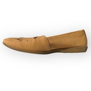 A2 slip on comfort shoes women’s size 7.5